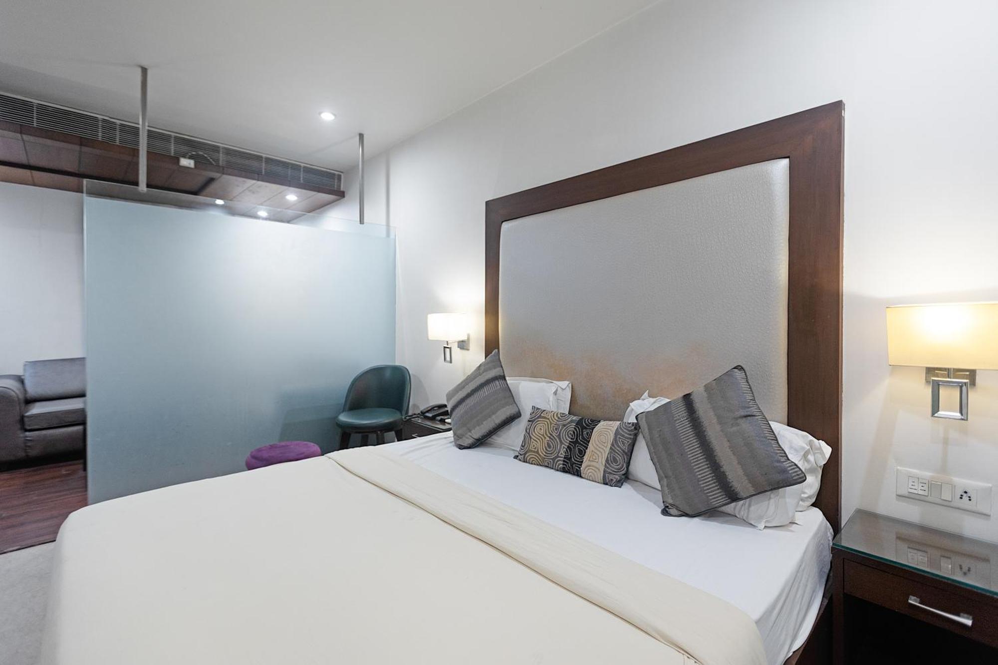 The Grand Vikalp By Saga Hotels New Delhi Buitenkant foto