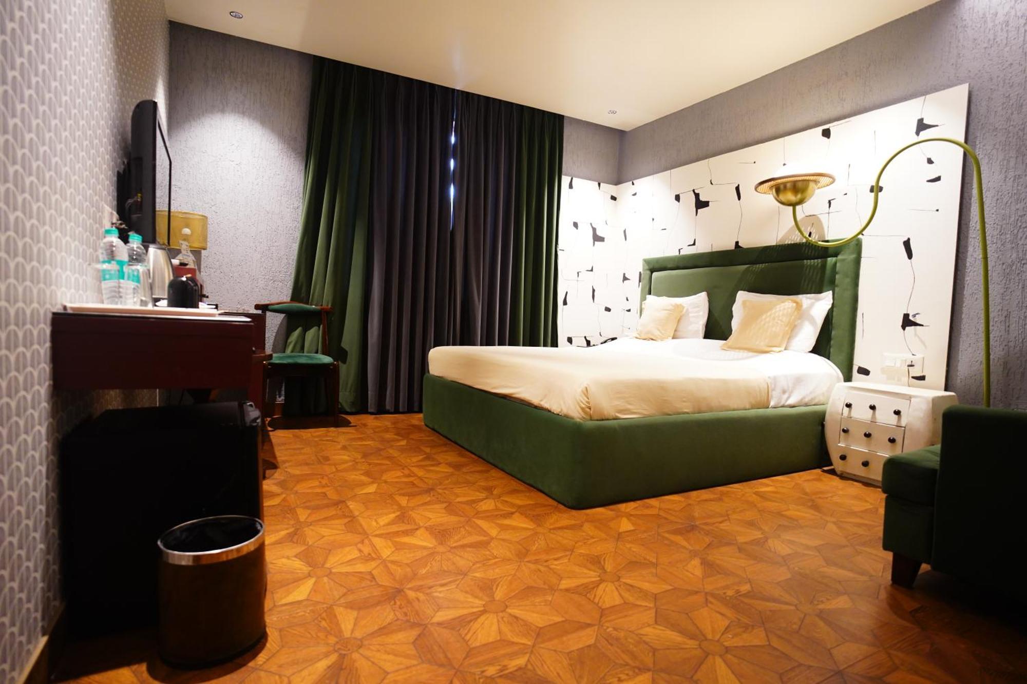 The Grand Vikalp By Saga Hotels New Delhi Buitenkant foto